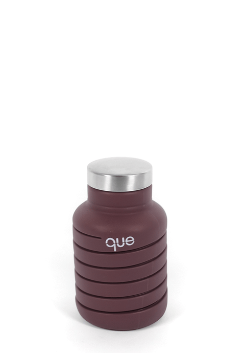 plum water bottle is collapsible so it's opening and closing